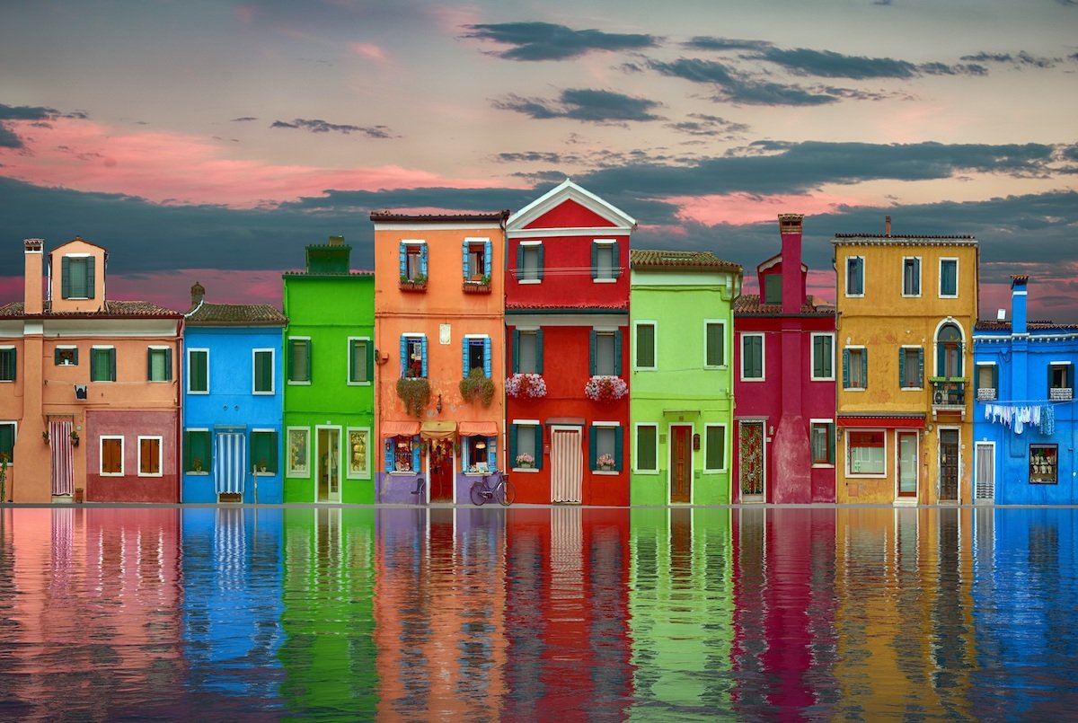 Colourful House on the Water 1000 Piece Jigsaw Puzzle